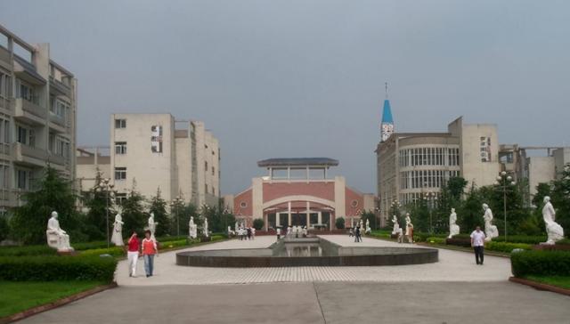 168体育 168体育直播 平台四川乐山市这四所重点高中教学设备先进学校环境宜人(图4) 168体育 168体育直播 平台四川乐山市这四所重点高中教学设备先进学校环境宜人(图4)