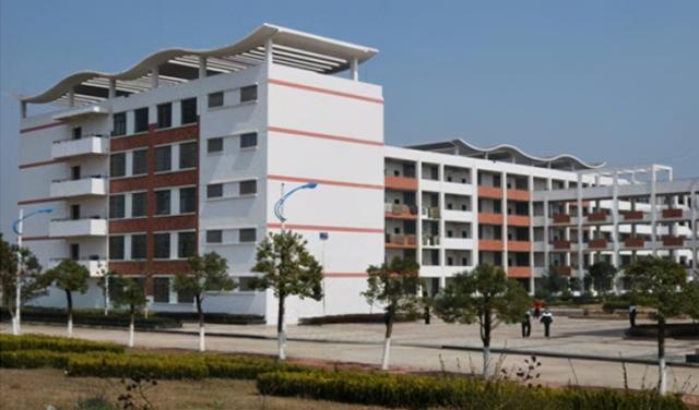 168体育 168体育直播 平台江西南昌这四所重点高中教学设备先进学校环境宜人(图4)