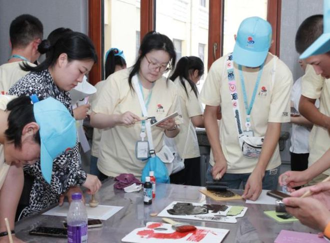 168体育 168体育app“金秋圆梦·希望之旅”七分甜公益研学游活动圆满结束(图4) 168体育 168体育app“金秋圆梦·希望之旅”七分甜公益研学游活动圆满结束(图4)