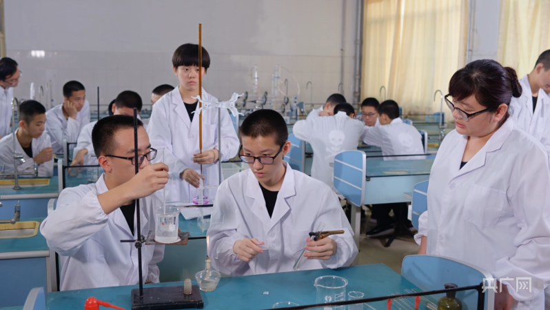 高质量发展看中国丨168体育 168体育直播 平台从“女足夺冠”看历城二中育才模式(图5) 高质量发展看中国丨168体育 168体育直播 平台从“女足夺冠”看历城二中育才模式(图5)