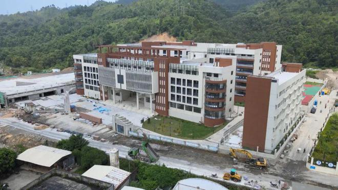 168体育 168体育官网海丰县云岭实验学校:加紧完善教育教学设施 确保今秋顺利开学(图1) 168体育 168体育官网海丰县云岭实验学校:加紧完善教育教学设施 确保今秋顺利开学(图1)