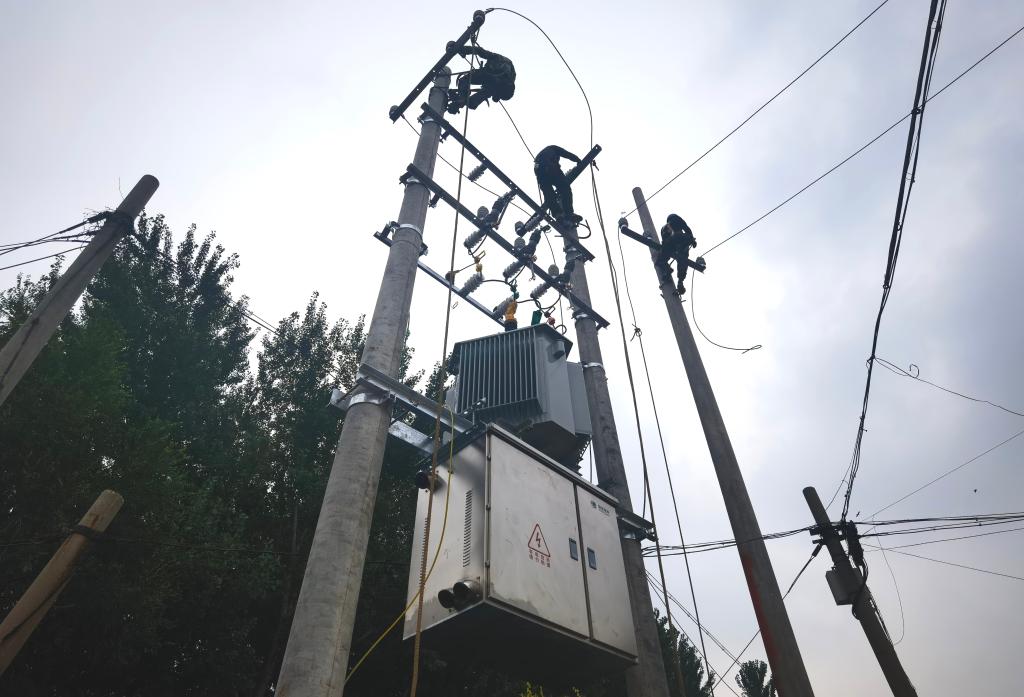 众志成城 防汛救灾丨河北高碑店灾后重建一线见闻168体育 168体育官网(图1) 众志成城 防汛救灾丨河北高碑店灾后重建一线见闻168体育 168体育官网(图1)