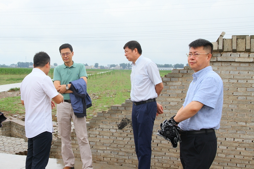 168体育 168体育平台钱学军、单际国到涿州教学实验场调研灾情 指导恢复重建工作(图2) 168体育 168体育平台钱学军、单际国到涿州教学实验场调研灾情 指导恢复重建工作(图2)
