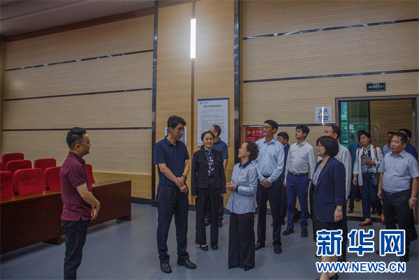 168体育 168体育平台国家开放大学赴贵州老年大学调研老年教育工作(图3) 168体育 168体育平台国家开放大学赴贵州老年大学调研老年教育工作(图3)