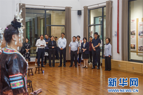 168体育 168体育平台国家开放大学赴贵州老年大学调研老年教育工作(图4) 168体育 168体育平台国家开放大学赴贵州老年大学调研老年教育工作(图4)