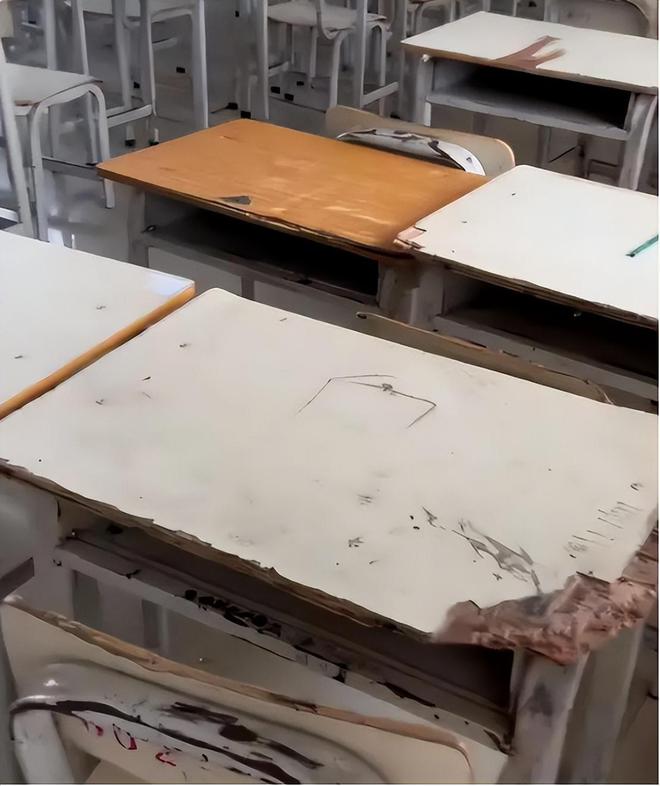 168体育 168体育官网开学后城市和乡镇学校对比看到图片更让人心酸差得不止一点点(图2) 168体育 168体育官网开学后城市和乡镇学校对比看到图片更让人心酸差得不止一点点(图2)
