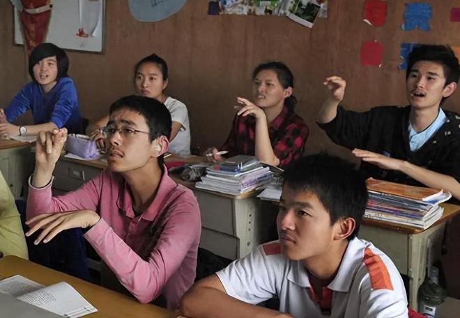 新学期开学惹争议全校只有7名学生一对一教学要实现了吗168体育 168体育直播 平台(图7) 新学期开学惹争议全校只有7名学生一对一教学要实现了吗168体育 168体育直播 平台(图7)