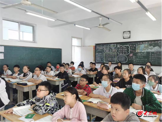 把脉课堂168体育赋能教学!潍城区教科院小学部教研员到潍城区青年路小学进行教学调研(图3) 把脉课堂168体育赋能教学!潍城区教科院小学部教研员到潍城区青年路小学进行教学调研(图3)