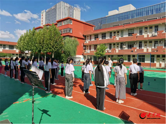 把脉课堂168体育赋能教学!潍城区教科院小学部教研员到潍城区青年路小学进行教学调研(图6) 把脉课堂168体育赋能教学!潍城区教科院小学部教研员到潍城区青年路小学进行教学调研(图6)