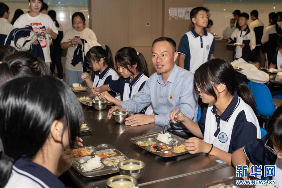 168体育“未来之城”开满高质量教育之花(图6) 168体育“未来之城”开满高质量教育之花(图6)