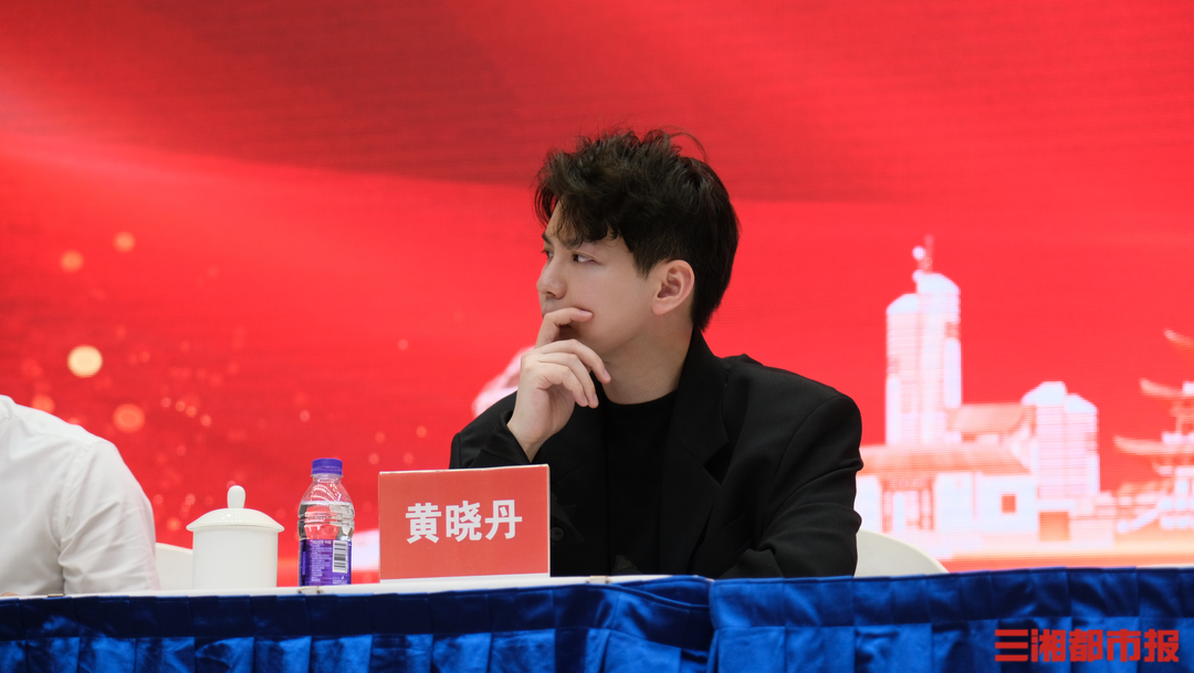 商业领航新标杆!“让事实说话”万家丽商圈168体育提质大会圆满召开!(图2) 商业领航新标杆!“让事实说话”万家丽商圈168体育提质大会圆满召开!(图2)