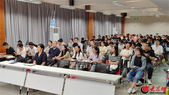 数字168体育赋能智慧教学!奎文区组织新入职教师开展数字素养提升专项培训活动(图2) 数字168体育赋能智慧教学!奎文区组织新入职教师开展数字素养提升专项培训活动(图2)