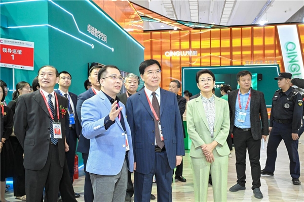 168体育青鹿混合式教学方案引关注!第60届高博会在青岛举行(图1) 168体育青鹿混合式教学方案引关注!第60届高博会在青岛举行(图1)