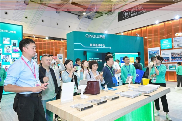 168体育青鹿混合式教学方案引关注!第60届高博会在青岛举行(图2) 168体育青鹿混合式教学方案引关注!第60届高博会在青岛举行(图2)