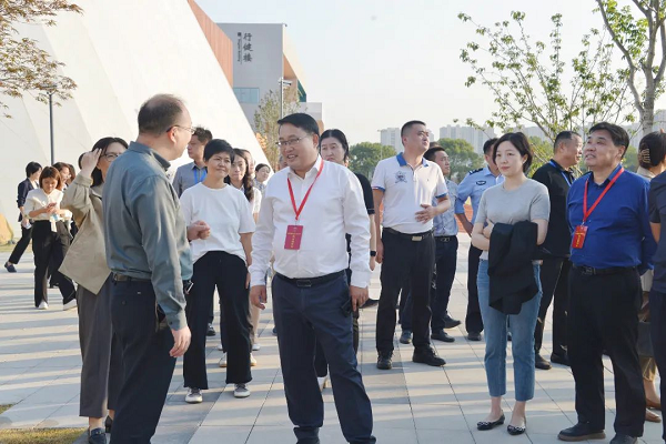 168体育苏州相城黄桥街道人大工委、政协工委深入一线开展联合视察(图2) 168体育苏州相城黄桥街道人大工委、政协工委深入一线开展联合视察(图2)