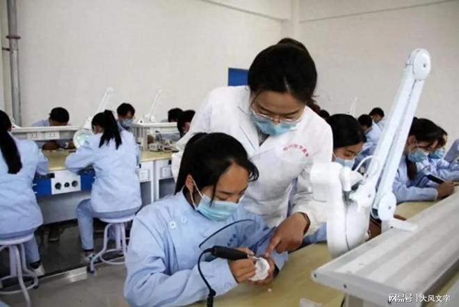 数字化教学推行过急700学生集体退学!广东技校教育遥遥领先168体育(图4) 数字化教学推行过急700学生集体退学!广东技校教育遥遥领先168体育(图4)
