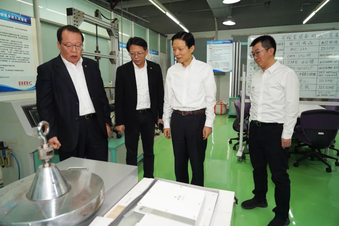 结合“服务包”制度实施工作嘉定区领导主题教育专项调研马陆镇重点企业168体育(图3) 结合“服务包”制度实施工作嘉定区领导主题教育专项调研马陆镇重点企业168体育(图3)