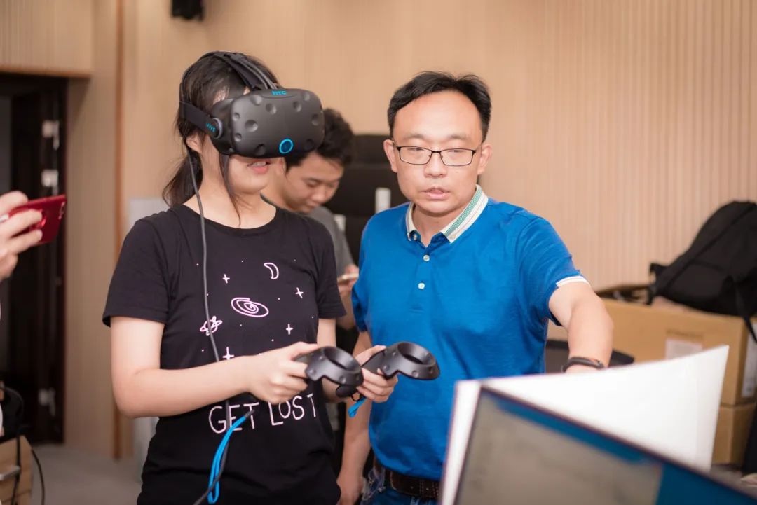 168体育云上平台、智播课堂……徐汇这所高校打造学习“新体验”(图2) 168体育云上平台、智播课堂……徐汇这所高校打造学习“新体验”(图2)