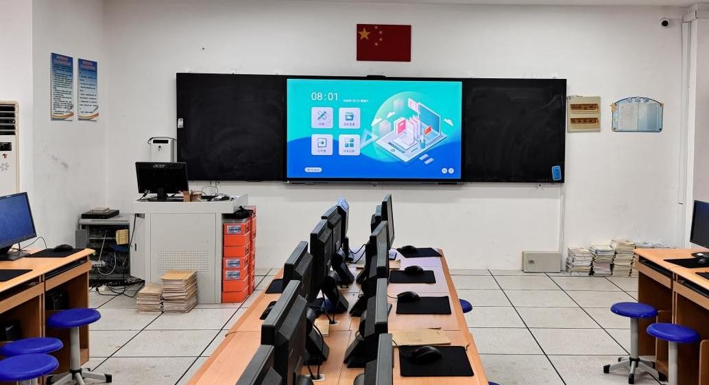 心系教育发展海信商用显示开展教育公益捐赠168体育活动(图2) 心系教育发展海信商用显示开展教育公益捐赠168体育活动(图2)