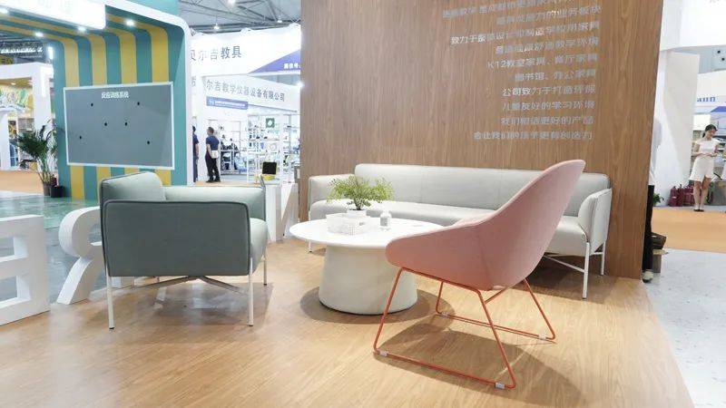 168体育UPNEW家具——挑剔出真品严格创品牌(图2) 168体育UPNEW家具——挑剔出真品严格创品牌(图2)