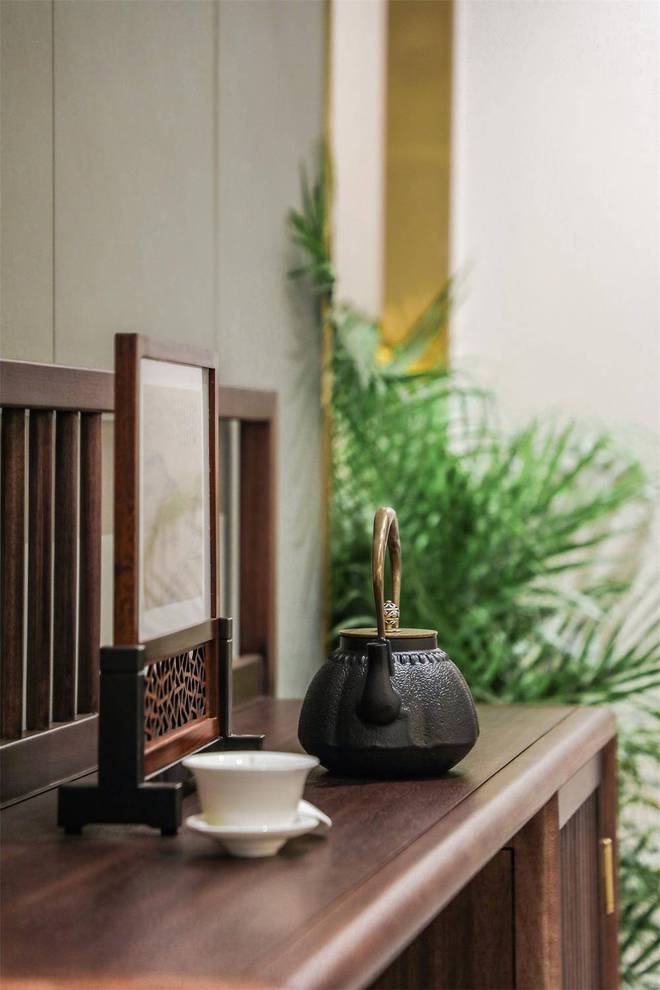 168体育东成茗晚潮 为实木商务办公家具美学而生(图1) 168体育东成茗晚潮 为实木商务办公家具美学而生(图1)