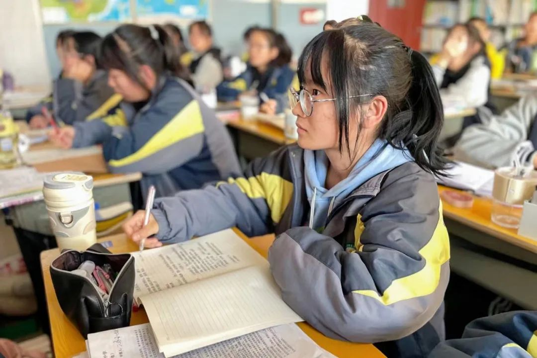 168体育高考成绩取得历史性突破就这三股劲!(图4) 168体育高考成绩取得历史性突破就这三股劲!(图4)