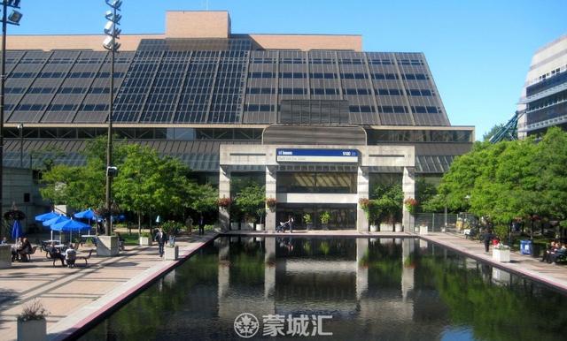 多伦多知名连锁店破产!突然关闭所有门店!168体育顾客气到砸椅子(图8) 多伦多知名连锁店破产!突然关闭所有门店!168体育顾客气到砸椅子(图8)