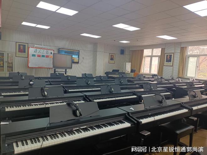 学校钢琴教学系统智能音乐教学设备(图1) 学校钢琴教学系统智能音乐教学设备(图1)